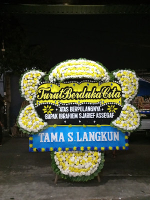 Papan Bunga Duka di Omben